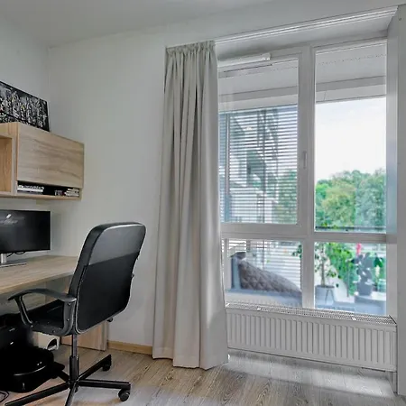 Lägenhet Spacious 2 Bedroom In Vilnius