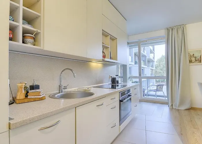 Spacious 2 Bedroom In *