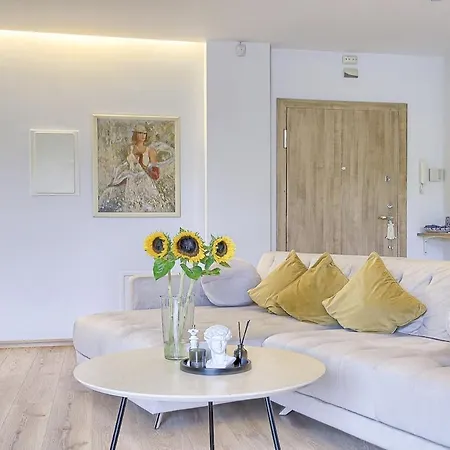 Spacious 2 Bedroom In