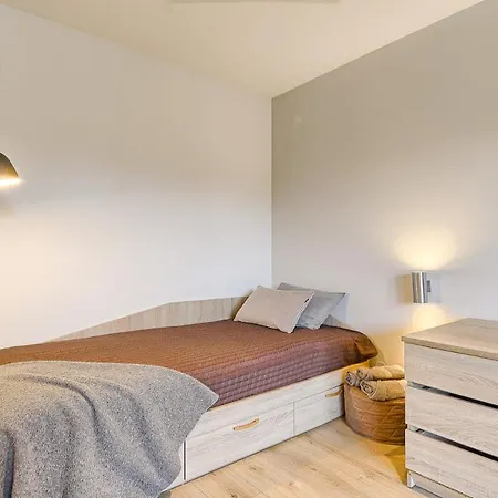 Spacious 2 Bedroom In *