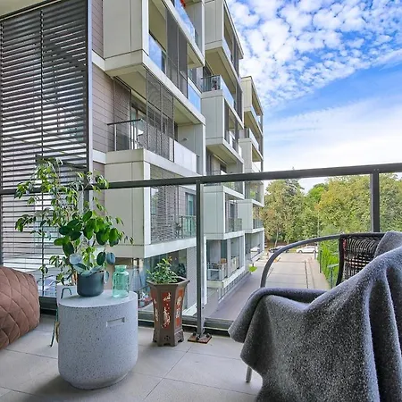 Spacious 2 Bedroom In *